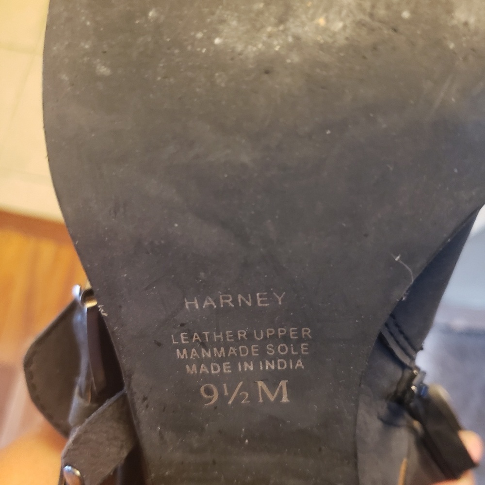 Boots - Picture 3 of 3